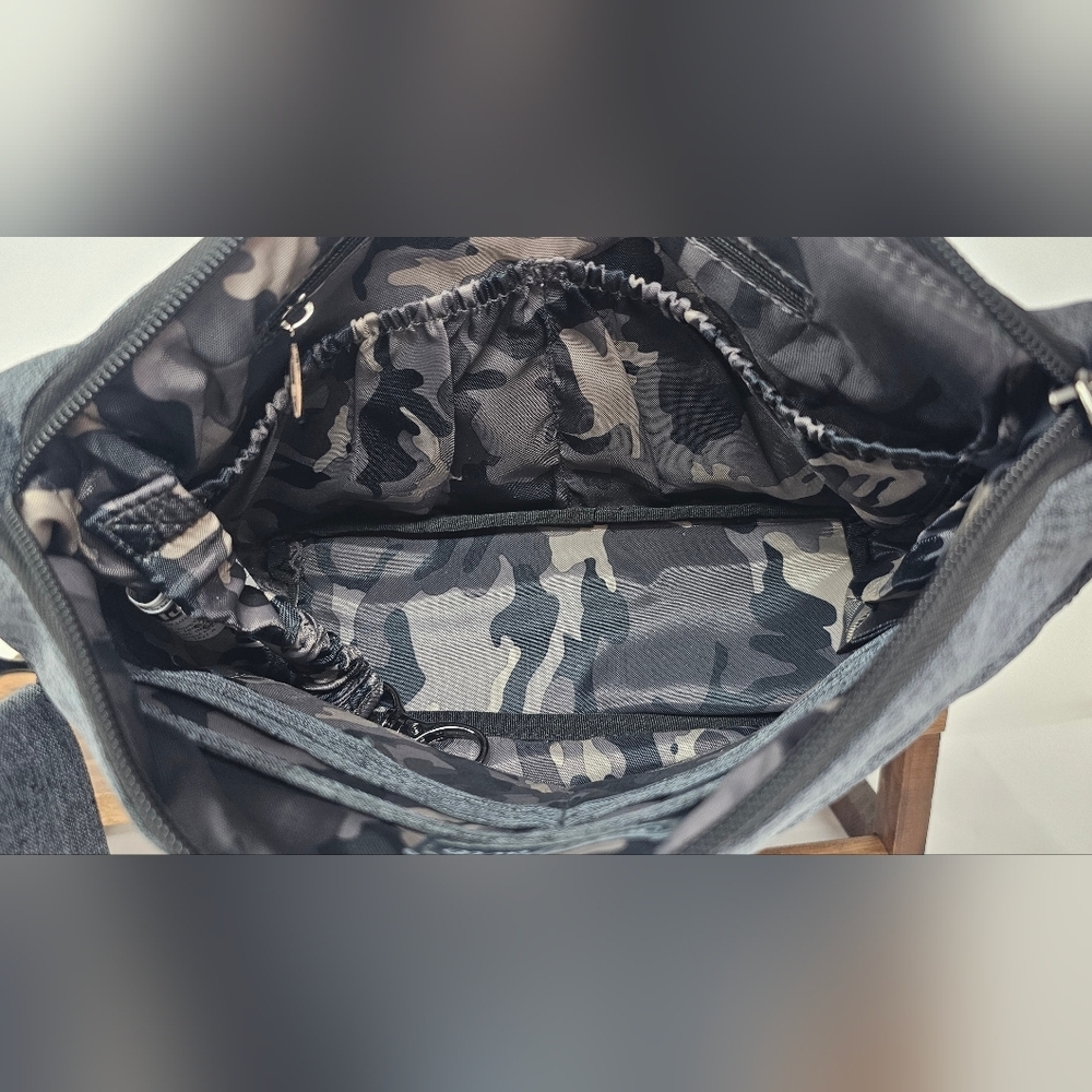 Lug Women's Flare Heather Gray Camo Interior Quilted RFID Crossbody Bag - Picture 8 of 16